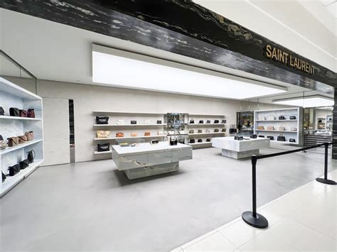 saint laurent nashville photos